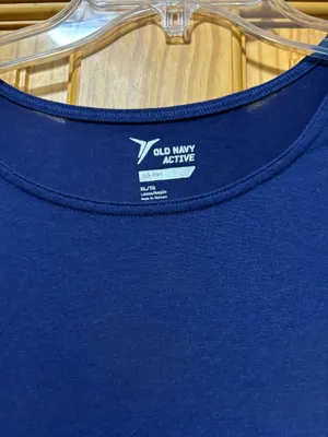 Old Navy Active Top thumbnail 2