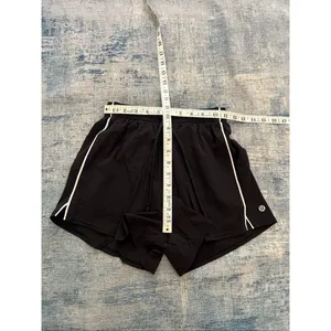 Lululemon Black White Lightweight High Rise Relaxed Liner Short 3" W7DD9S Size 2 thumbnail 6