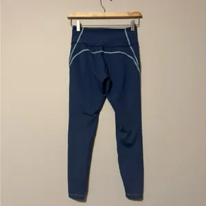 Peloton Navy leggings thumbnail 3