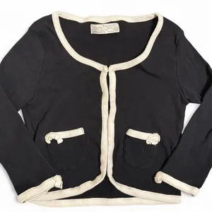Women’s Shirt ✦ Open To All Offers ✦ Bundle Measurements: Used Excellent Condition Women’s Zara Navy Blue White Casual Business Long Sleeve Medium ——— TAGS ——— #Light #Formal #Casual #Cream #BusinessCasual thumbnail 2