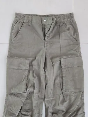 H&M Woman's Cargo Wide Leg Pants in Olive Size 0 thumbnail 4