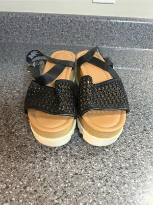 Universal Thread Black Woven Platform Wedges with Tan Footbed thumbnail 5
