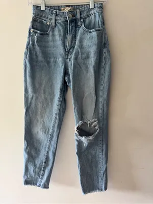 Madewell Curvy‎ Perfect Vintage Jeans in Coney Wash: Destroyed Edition thumbnail 2