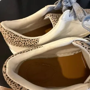 Universal Threads Cadey leopard and white sneakers 6 thumbnail 9