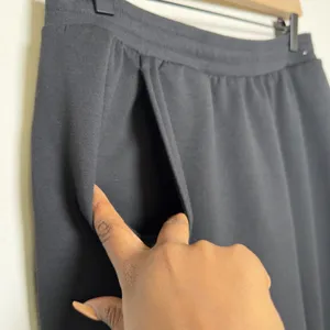 Uniqlo Women Pull On Pants XL Black Wide Leg Dry Sweatpants High Rise Minimalist thumbnail 2