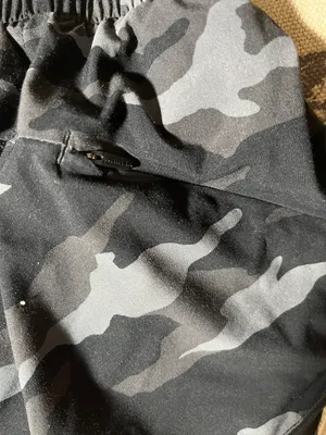CAMO SHORTS. SIZE XXS thumbnail 4