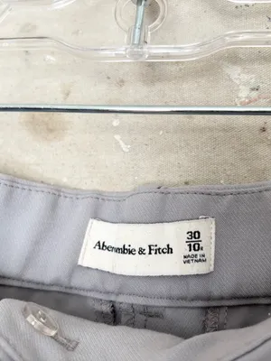 Abercrombie & Fitch Sloane Tailored Wide Leg Pleated Pants in Gray thumbnail 4