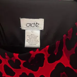 Cache‎ Vintage Red Black Leopard Print Midi Dress Belted Sheath Mob Wife Size 12 thumbnail 7