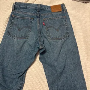 Levi’s Wedgie Jeans Straight Leg High-Rise thumbnail 3