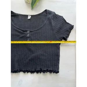 Byou Apparel Cream Tie Front Cropped Ribbed Sweater & BP Black Lettuce‎ Hem Crop thumbnail 7