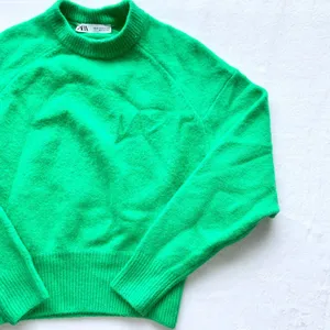 Zara Soft Knit Sweater Womens Size XS Neon Green Wool Blend Crewneck Raglan Cozy thumbnail 2