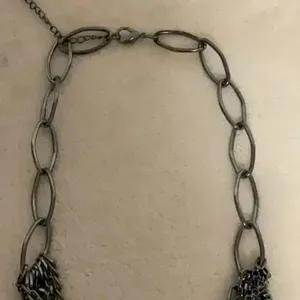 Necklace thumbnail 4