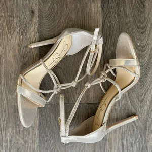 Jessica Simpson Josy Gold Rhinestone Stiletto Heels Size 7.5 thumbnail 9