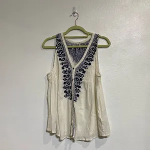 Joie White Blue Embroidered Sleeveless Button Down Blouse Sz M thumbnail 2