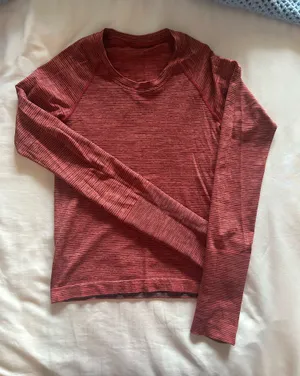 Lululemon Swiftly Tech Long Sleeve Cropped thumbnail 1