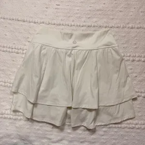 Gilly Hicks Go Energize White Tiered Ruffle Tennis Skort Skirt Womens Medium thumbnail 5
