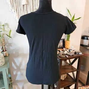 Downeast Scoop Neck Classic Tee Woman’s Size Medium.  thumbnail 2