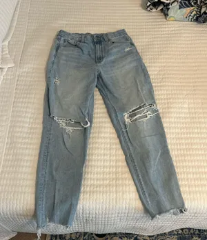 American Eagle Curvy Mom Jeans thumbnail 1