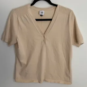 Cabi Vneck short sleeve cream sweater size medium thumbnail 1