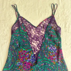 Victoria’s Secret Gold Label Paisley Floral Lace Slip Dress Size Medium thumbnail 2
