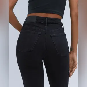 Everlane‎ The Original Cheeky Jean in Black Size 26 Crop thumbnail 4
