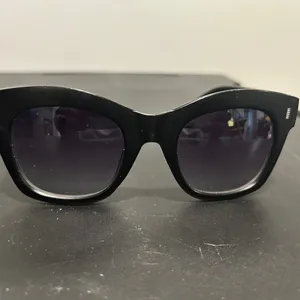 Steve Madden Black Sunglasses Sleek Design UV Protection thumbnail 7