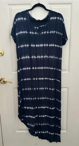 Hailey & co Women's Navy Tie-Dye V-Neck Maxi Dress size L thumbnail 1
