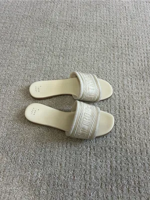 A New Day St. Tropez Beige Slide Sandals - Women's Casual Slip-On Size 9! thumbnail 2