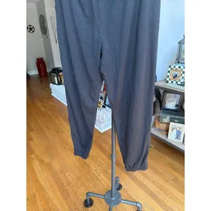 Vuori joggers or sweatpants black woman's XL thumbnail 4
