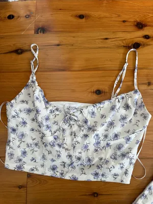 Le lis M/L Set Floral Cream crop top and Midi Skirt thumbnail 2
