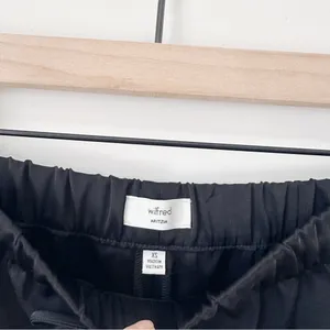 NEW Aritzia Wilfred The Lodge Pant Satin Black thumbnail 8