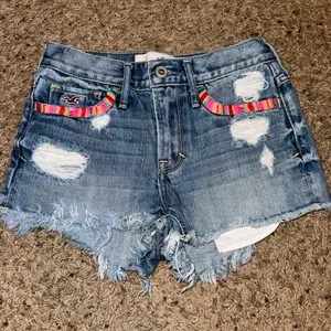 Hollister Light Blue Women's Jean Shorts Size 00 thumbnail 1