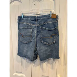 American Eagle‎ Distressed Curvy High Rise Shortie Size 18 thumbnail 2