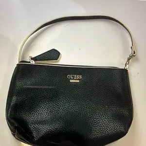 Guess shoulder bag 6x8 clean inside thumbnail 1