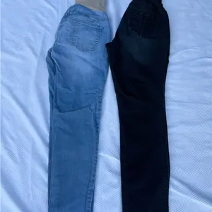 Maternity ..Indigo Blue Women's Denim Jeans in Light and Dark Shades Maternity. thumbnail 6