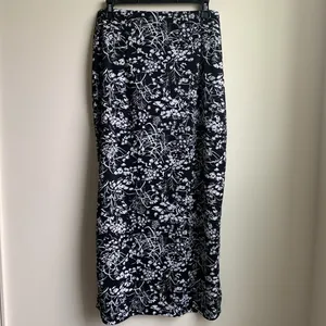 Diane Von Furstenburg DVF Concepts Graphic Floral Maxi Skirt (L) Black & White thumbnail 5
