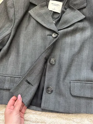 NWOT Abercrombie & Fitch Gray Pinstripe Cropped Blazer thumbnail 4