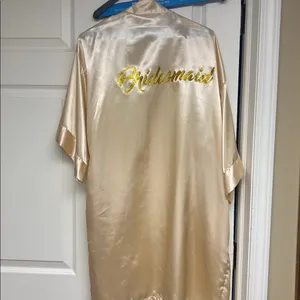 Bridesmaid satin robe thumbnail 5