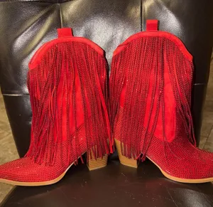 Boots Red Size 9 thumbnail 1