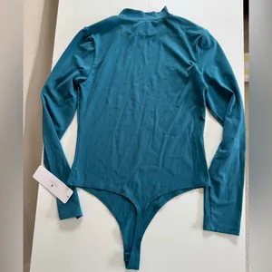 NWT CRZ YOGA Butterluxe Long Sleeve Bodysuit Mock Turtleneck in Borealis Green thumbnail 7