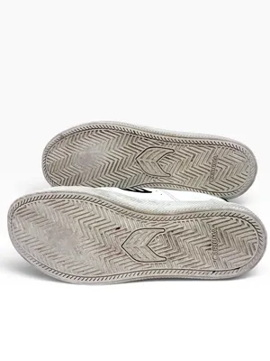 Cariuma Salvas White Leather Black Logo Low Top Sneakers - W 9 / M 7.5 thumbnail 6