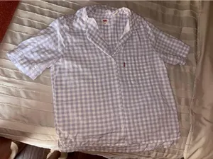 Levi’s Top thumbnail 1