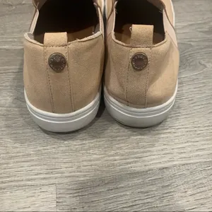Steve Madden Perforated Mauve Slip On Shoes Sneakers Size 8.5 thumbnail 6