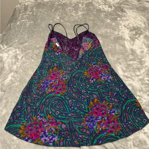 Vintage Victoria's Secret Gold Label 90s/Y2K Purple and Green Paisley Fabric thumbnail 2