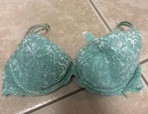 Victoria's Secret PINK bra thumbnail 1