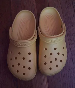 Crocs thumbnail 1
