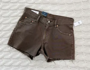 GAP NWT Low Stride Jean Shorts thumbnail 1