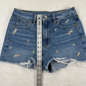 American Eagle Womens Size 4 Floral Embroidered Distressed Denim Mom‎ Shorts M thumbnail 6