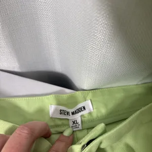 Steve Madden Spencer Split Hem High Rise Flared Pant Neon Green Women Size XL‎ thumbnail 2