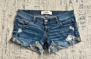 Hollister shorts thumbnail 1